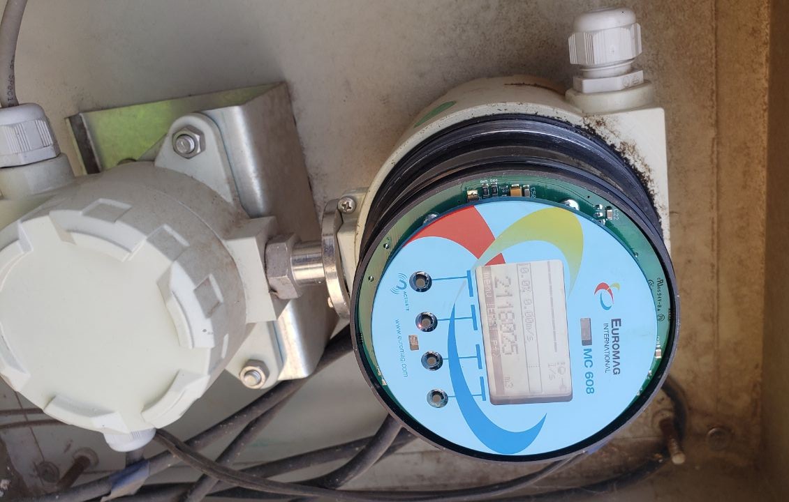 Telemetría LoRa y WiFi para medidores de agua